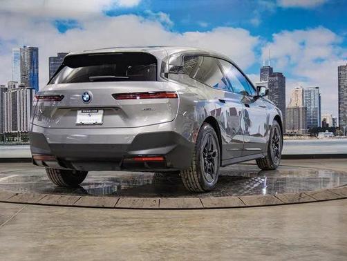 2025 BMW iX xDrive50