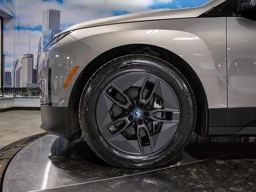 2025 BMW iX xDrive50