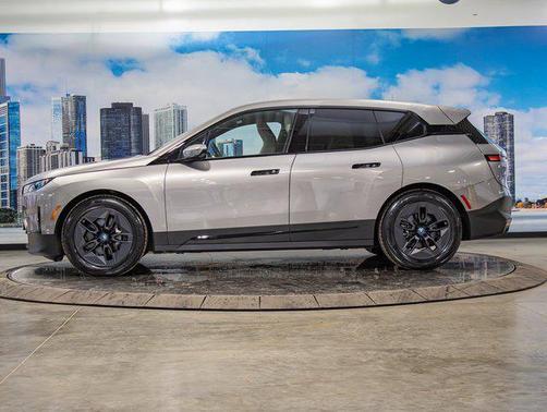 2025 BMW iX xDrive50