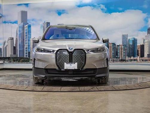 2025 BMW iX xDrive50