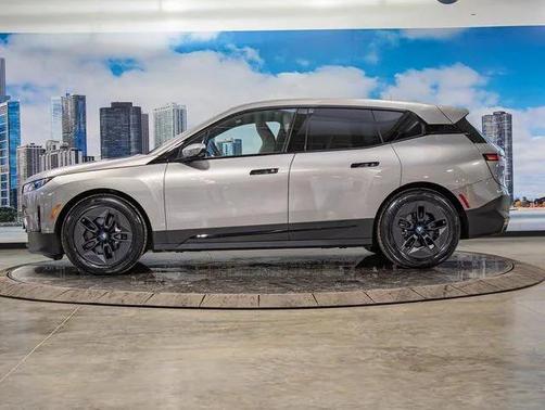 2025 BMW iX xDrive50
