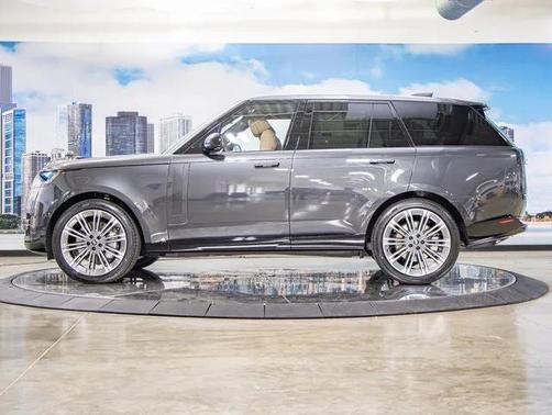 2025 Land Rover Range Rover SE