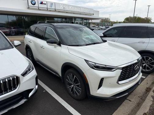 White   Black 2024 INFINITI QX60 AUTOGRAPH