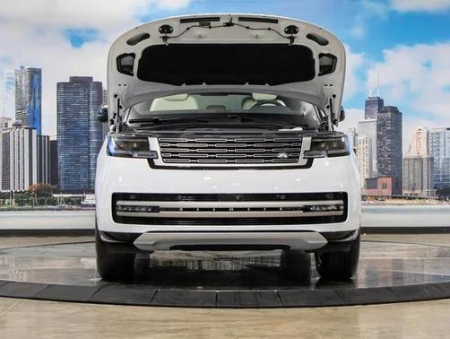 2025 Land Rover Range Rover SE