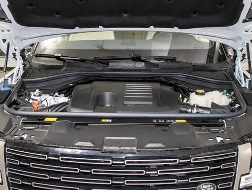 2025 Land Rover Range Rover SE