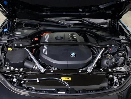 2025 BMW 750e i xDrive