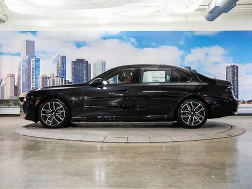 2025 BMW 750e i xDrive