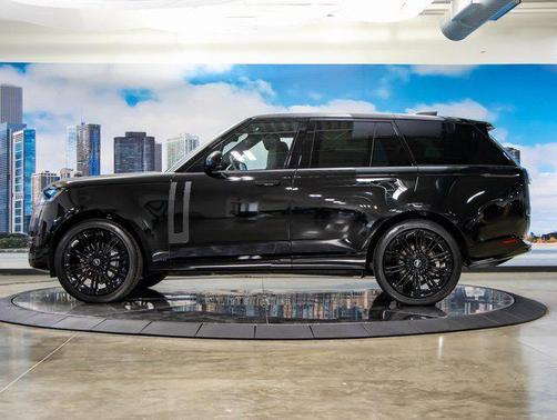 2025 Land Rover Range Rover SE