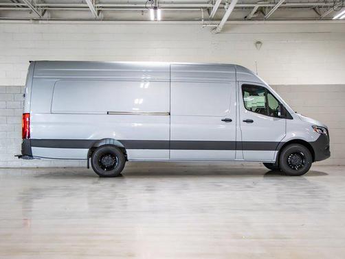 2025 Mercedes-Benz Sprinter 2500 Cargo 170 WB