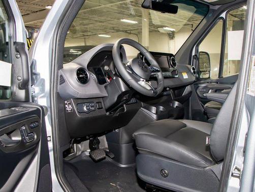 2025 Mercedes-Benz Sprinter 2500 Cargo 170 WB