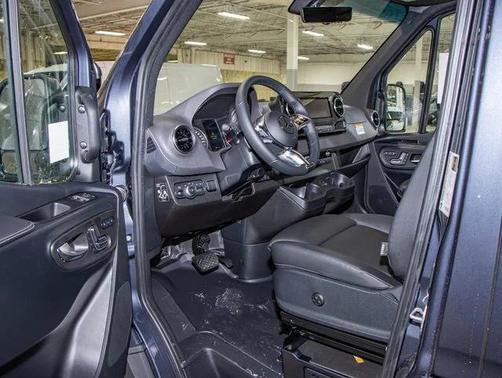 2025 Mercedes-Benz Sprinter 2500 Cargo 170 WB 4MATIC
