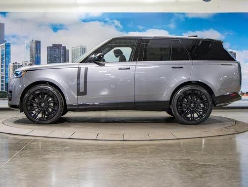 2025 Land Rover Range Rover SE