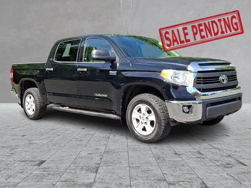 Black 2015 Toyota Tundra SR5