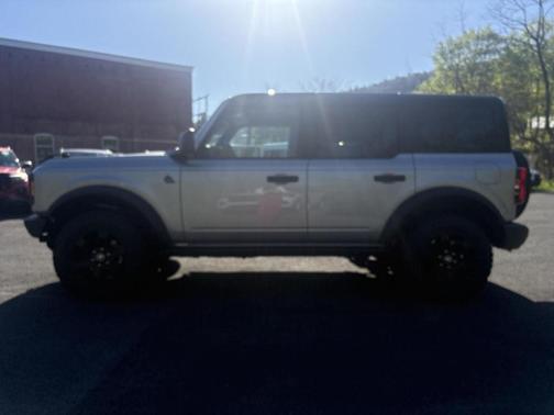 Iconic Silver 2024 Ford Bronco Black Diamond