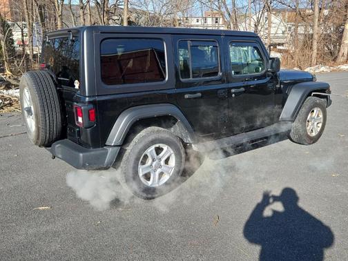 2022 Jeep Wrangler Unlimited Sport