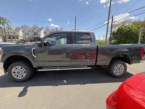 Magnetic Metallic 2018 Ford F-250 XLT