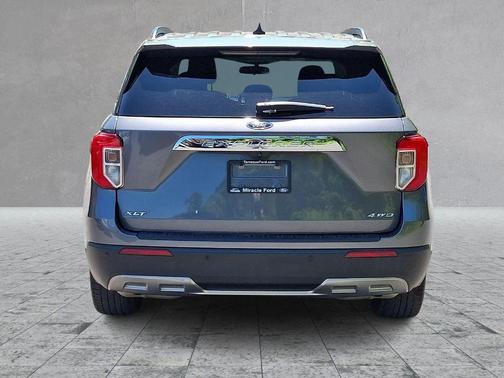 Carbonized Gray Metallic 2021 Ford Explorer XLT