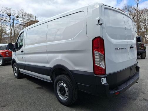 2024 Ford Transit-250 