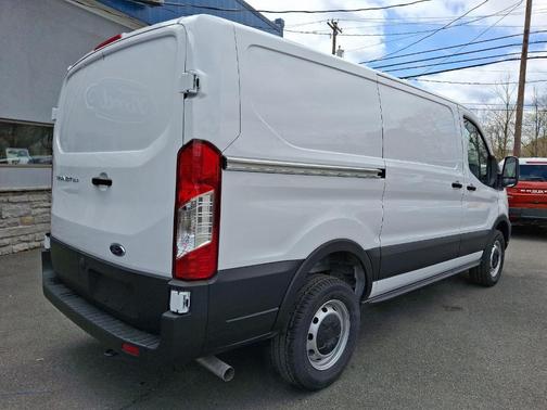 2024 Ford Transit-250 