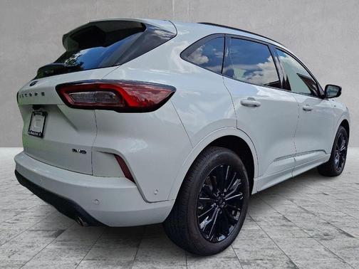 2024 Ford Escape ST-Line Elite