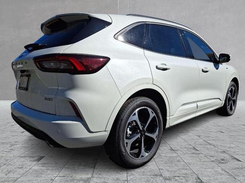 2024 Ford Escape ST-Line Elite
