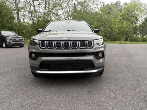 Sting Gray Clearcoat 2023 Jeep Compass Limited