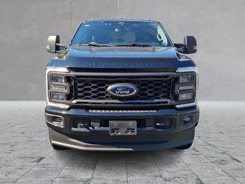 Agate Black 2024 Ford F-250 XLT