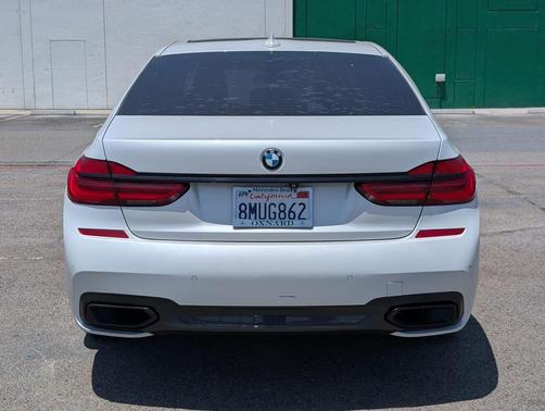 2018 BMW 740 740i 4D Sedan