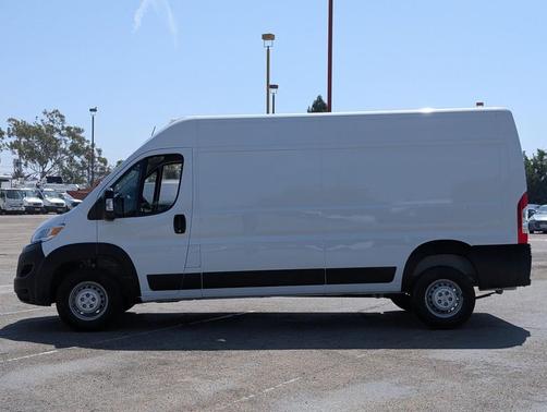 Bright White Clearcoat 2024 RAM ProMaster 2500 Tradesman