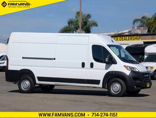 Bright White Clearcoat 2025 RAM ProMaster 2500 Tradesman