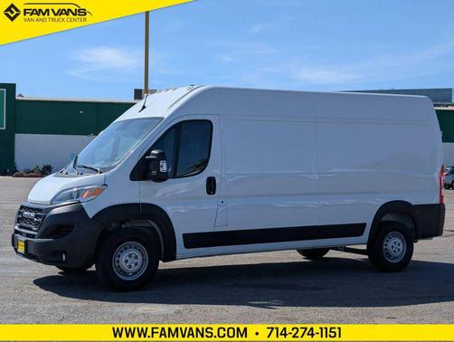 Bright White Clearcoat 2025 RAM ProMaster 2500 Tradesman