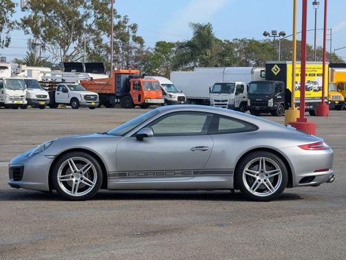 2017 Porsche 911 Carrera 4
