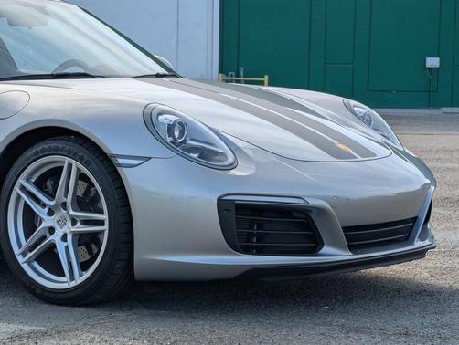 2017 Porsche 911 Carrera