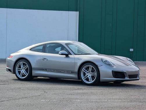 2017 Porsche 911 Carrera