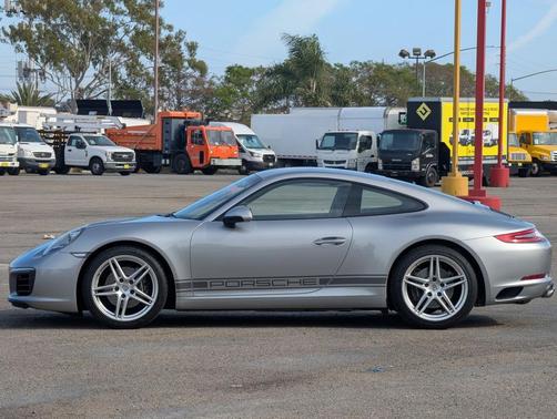 2017 Porsche 911 Carrera