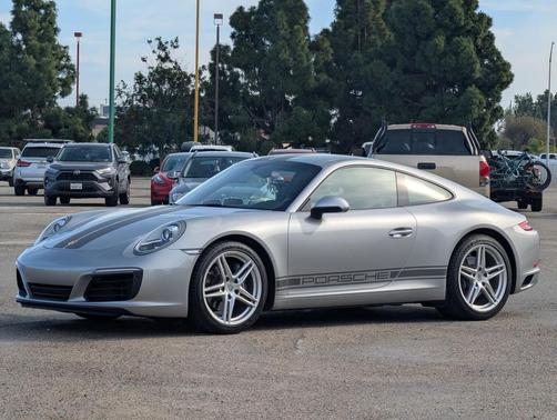 2017 Porsche 911 Carrera