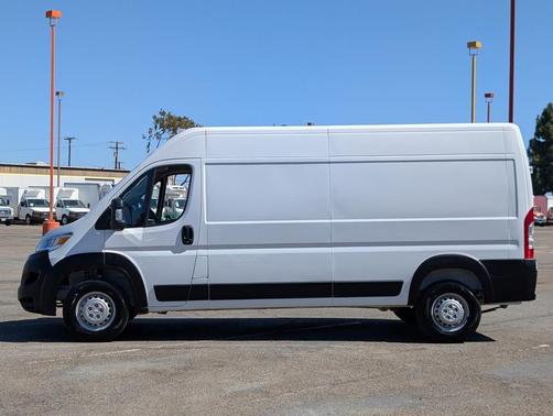 Bright White Clearcoat 2025 RAM ProMaster 2500 Tradesman