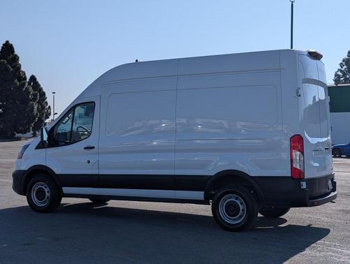 Oxford White 2022 Ford Transit-250 Base
