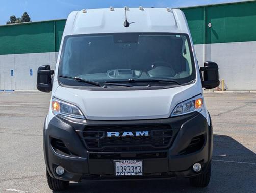 Bright White Clearcoat 2024 RAM ProMaster 2500 Tradesman