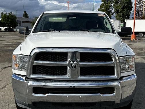 Bright White Clearcoat 2017 RAM 2500 Tradesman Crew Cab 4x2 8' Box