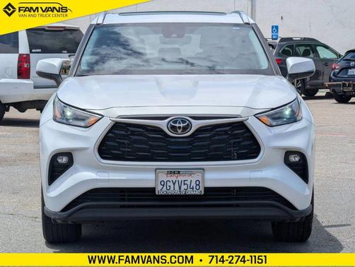 Wind Chill Pearl 2023 Toyota Highlander XLE