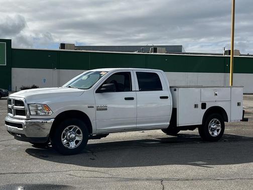 2017 RAM 2500 Tradesman Crew Cab 4x2 8' Box