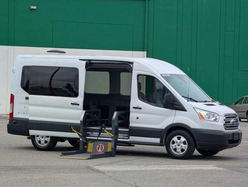Oxford White 2017 Ford Transit-350 XLT