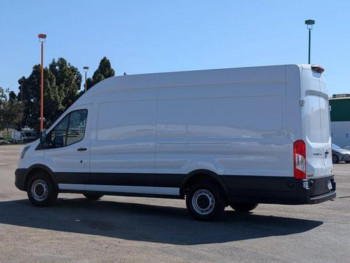 Oxford White 2022 Ford Transit-250 Base
