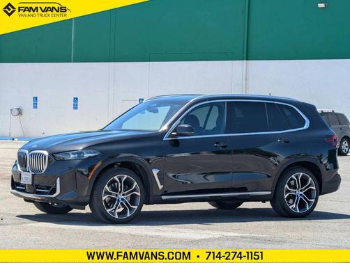 Black 2024 BMW X5 sDrive40i