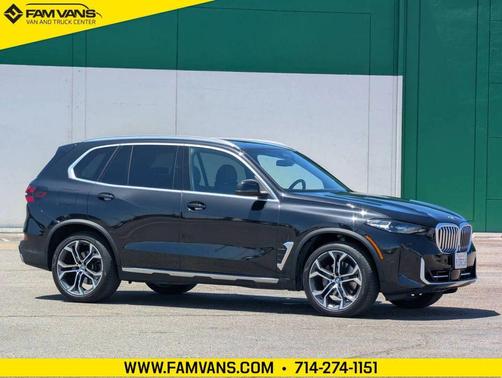 Black 2024 BMW X5 sDrive40i