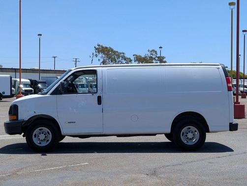 Summit White 2005 Chevrolet Express 2500 Base