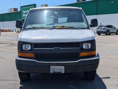 Summit White 2005 Chevrolet Express 2500 Base