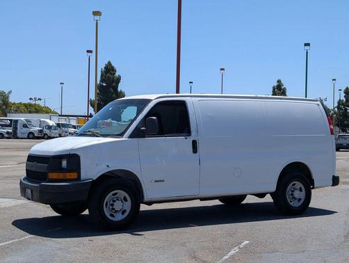Summit White 2005 Chevrolet Express 2500 Base
