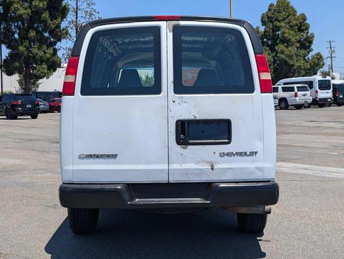 Summit White 2005 Chevrolet Express 2500 Base